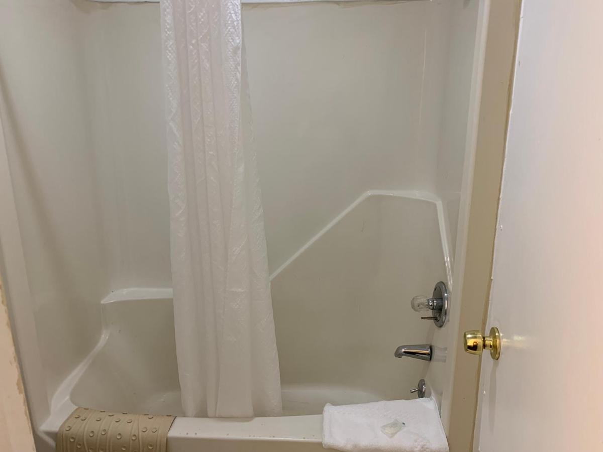 Americas Best Value Inn - Roxboro Экстерьер фото