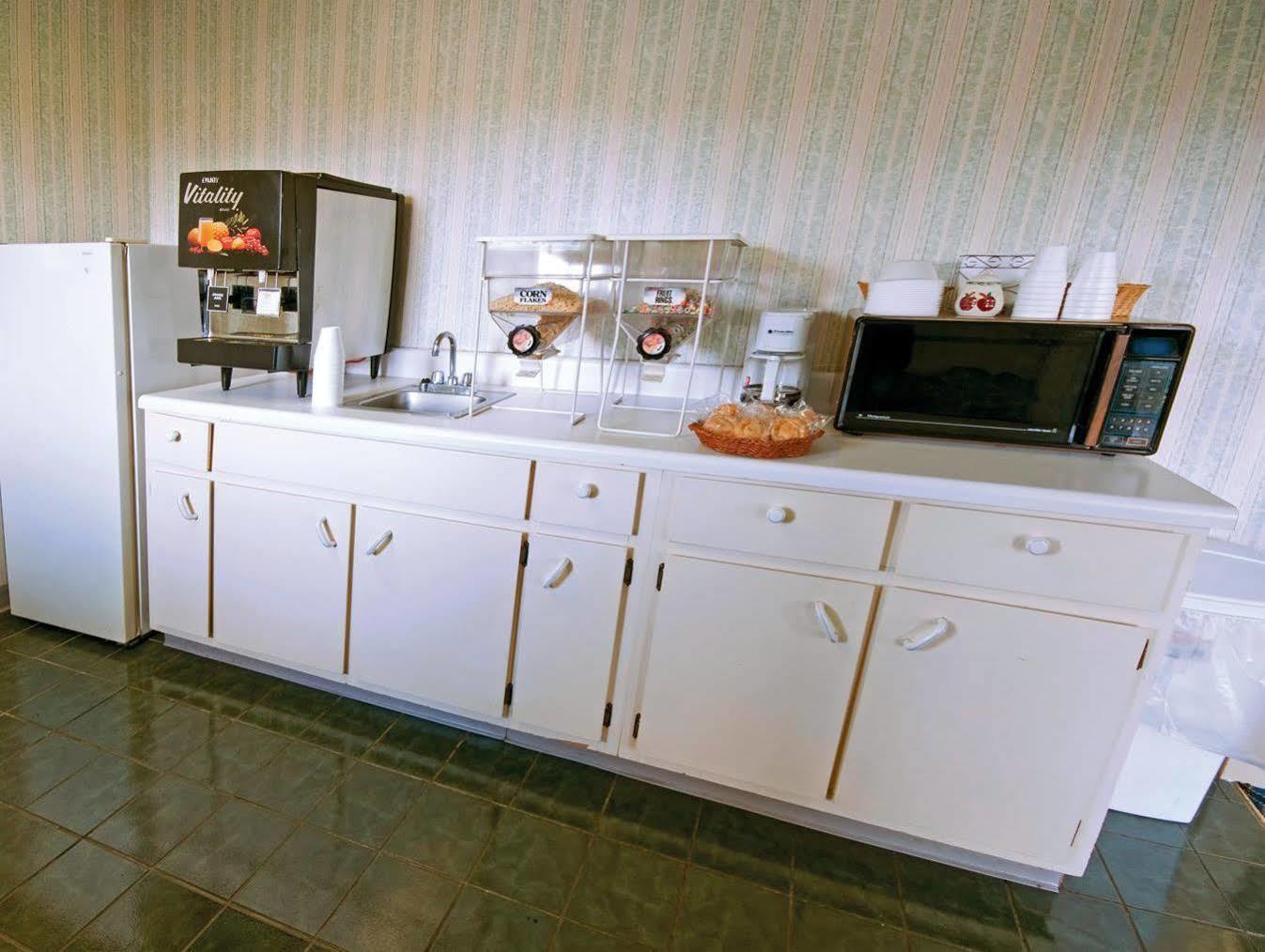 Americas Best Value Inn - Roxboro Экстерьер фото
